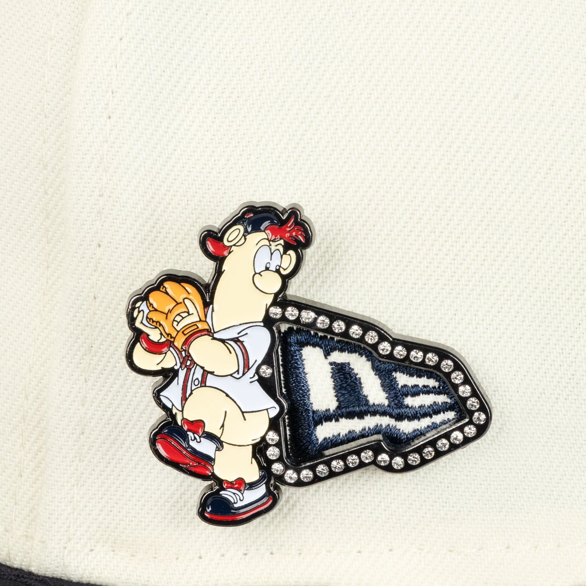 60579287_59FIFTY_MLB_MASCOTPIN_ATLBRA_CHRM_D1
