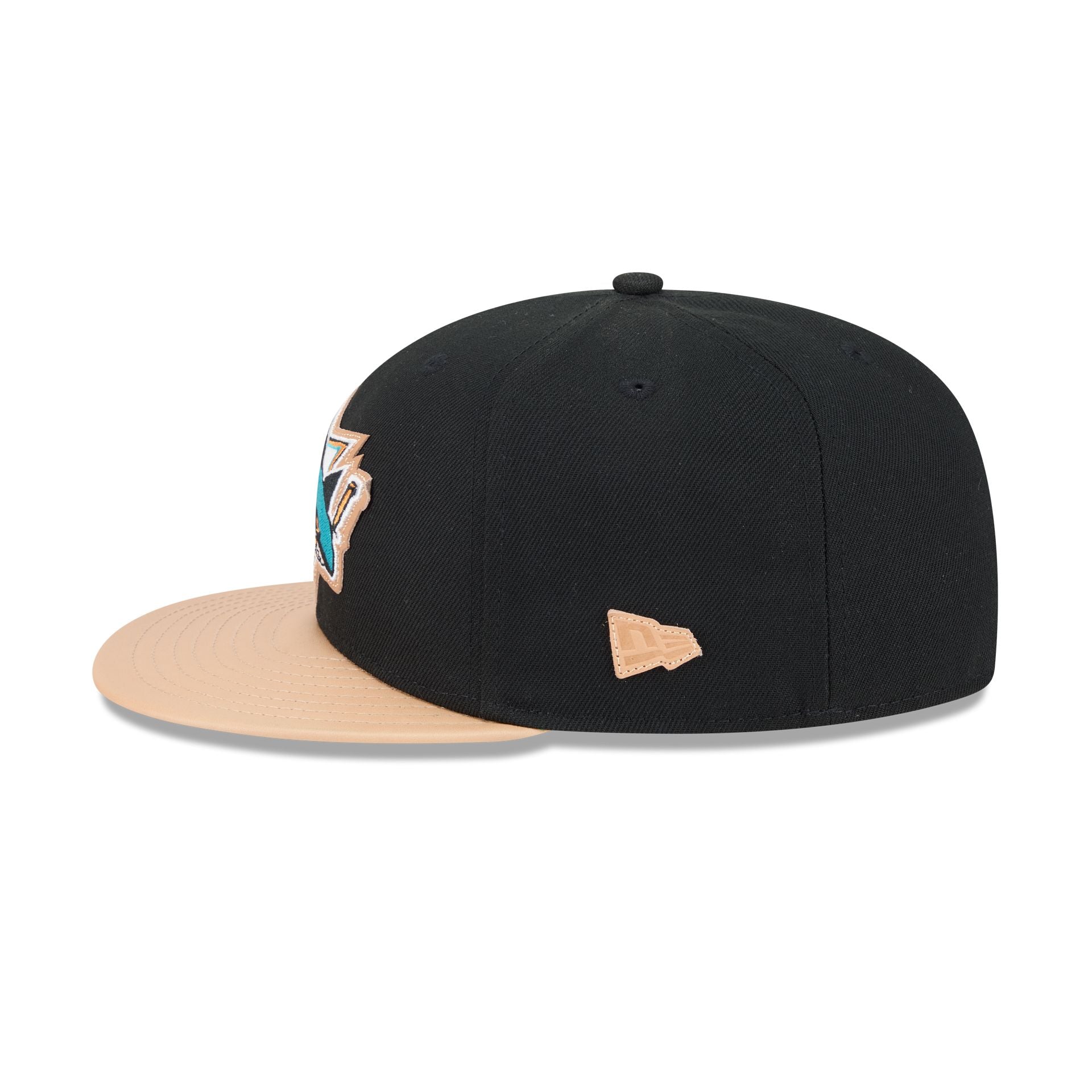 60696142_59FIFTY_5950LEATHER25990_SAJSHA_OTC_LSIDE