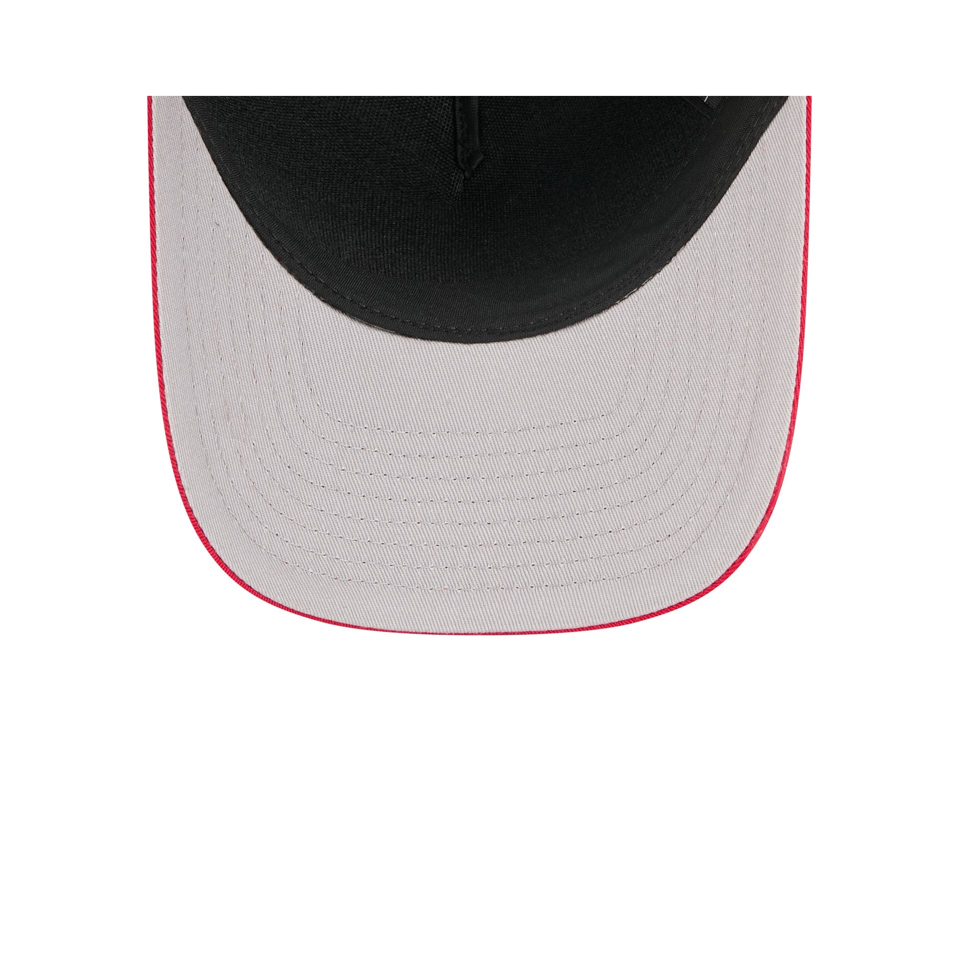 60709461_9FORTYMCAF_940MCAFARCH25187_BUFSAB_STM_UV